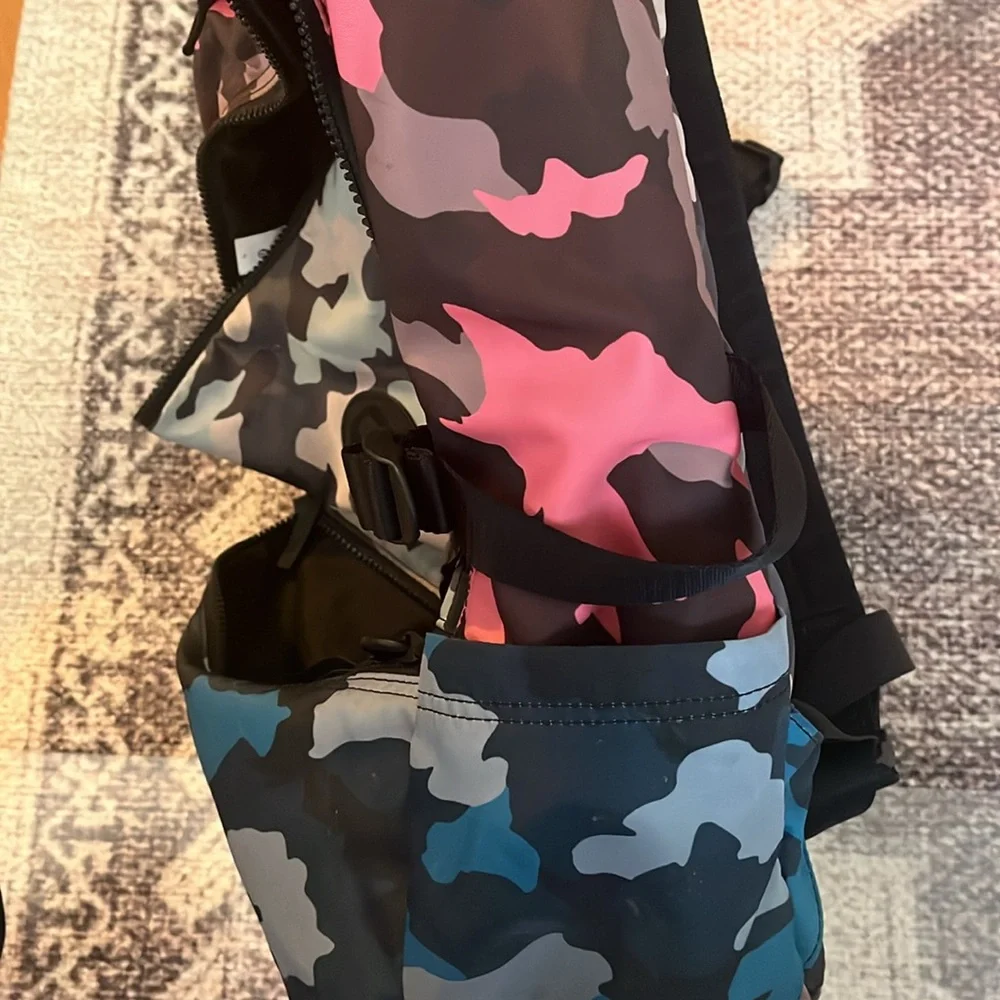 Lululemon Pink Camo Everyday Backpack - Picture 5 of 6
